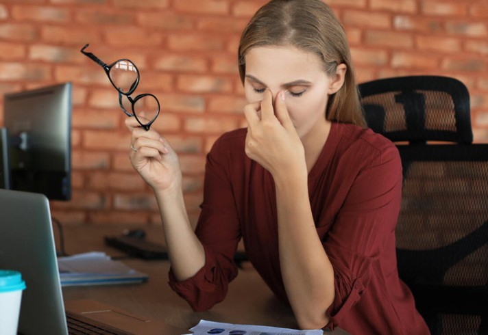 Ciclo destructivo de la tensión crónica ocular